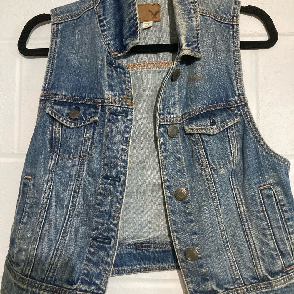 American Eagle Size M Denim Vest - Picture 4 of 5